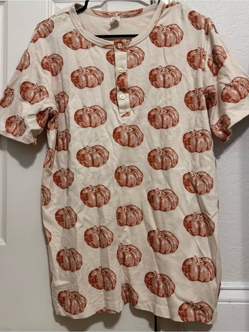Kate Quinn Men’s Harvest Pumpkin Cotton Henley Shirt